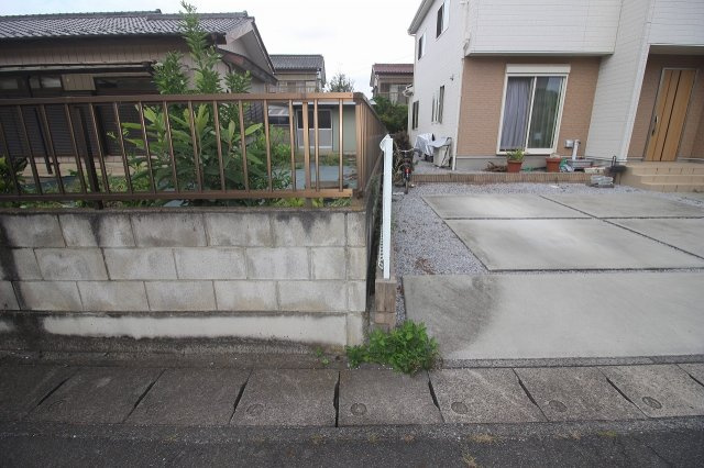 野木町友沼の外観|東側との境界部分