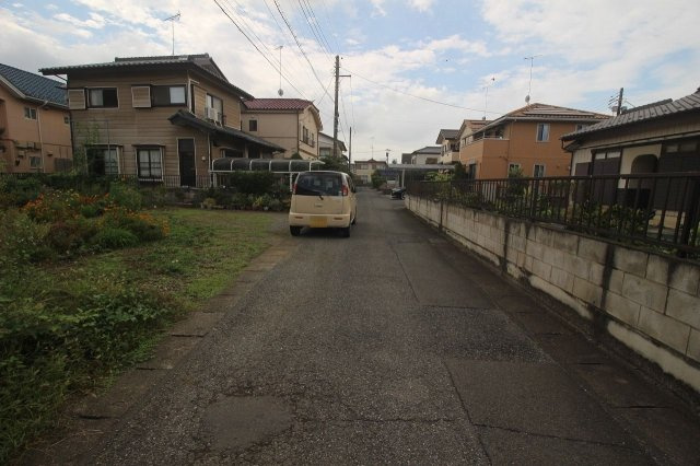野木町友沼の前面道路含む現地写真|南東側道路