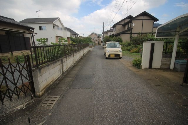 野木町友沼の前面道路含む現地写真|南東側道路