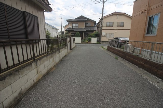 野木町友沼の前面道路含む現地写真|南西側道路
