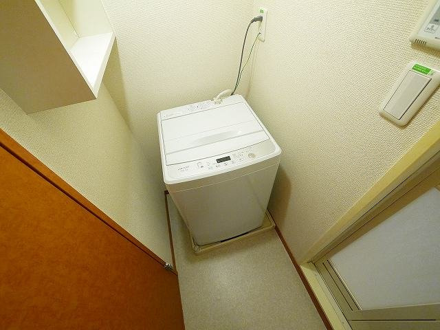 レオパレスくれーる大安寺の設備|嬉しい室内洗濯機置き場がございます。