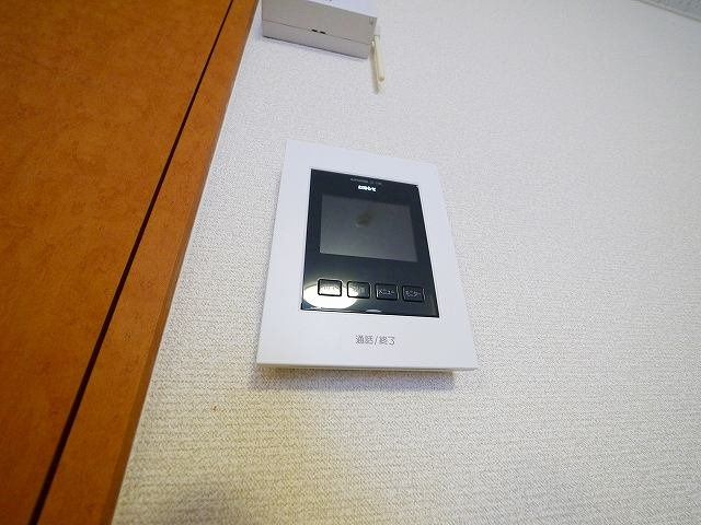 レオパレスくれーる大安寺のセキュリティ|お顔が見えるモニター付きインターホンもございます。