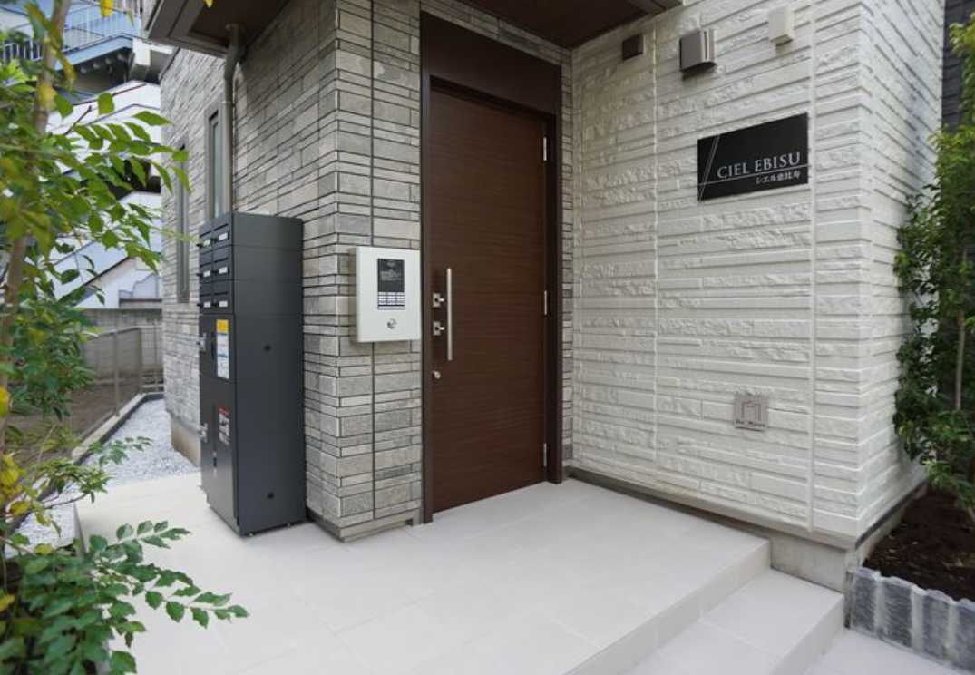 シエル恵比寿　敷金０　ネット無料　シャーメゾンのエントランス