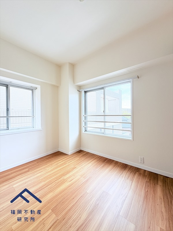 ウイング藤崎の洋室