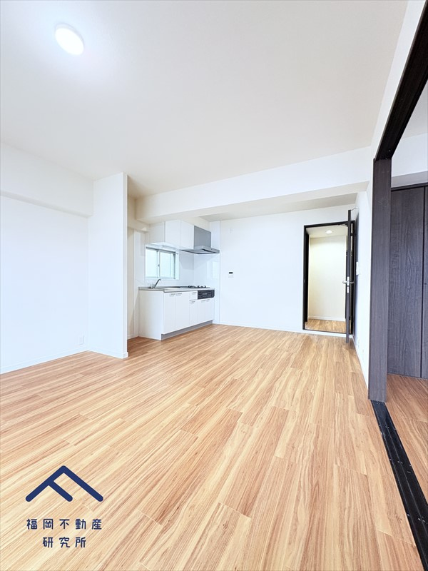 ウイング藤崎の居間・リビング