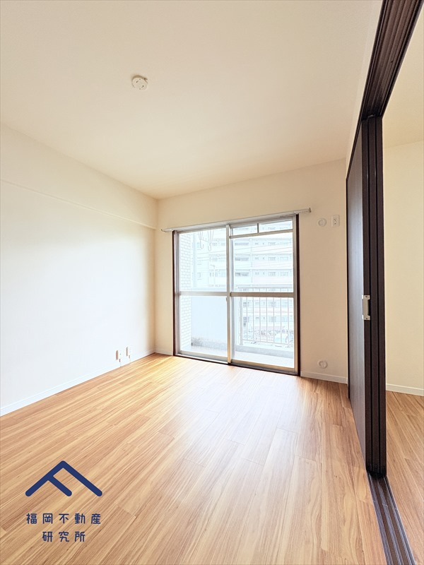 ウイング藤崎の洋室