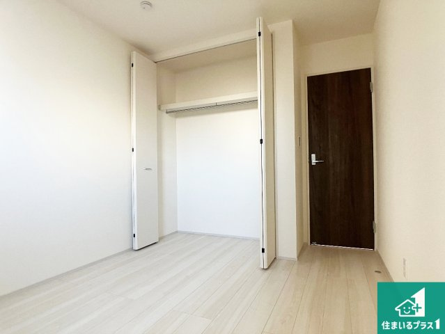 姫路市広畑区西蒲田　第8期　新築一戸建ての洋室|収納スペースが充実しているので子供の成長に合わせてたくさん収納ができます！家族構成に合わせた様々な活用ができる収納！