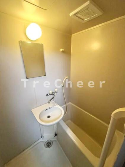 メゾンド西尾久の浴室