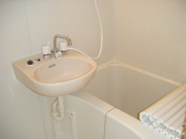フル　ワイズⅠ・Ⅱの浴室|洗面台付きです。