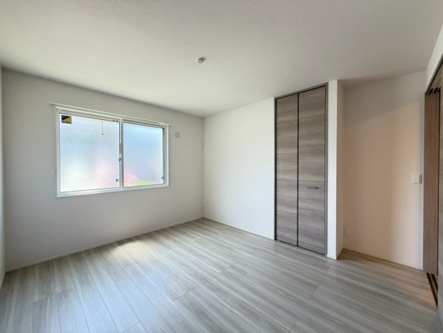 D-ROOM高槻市宮田町3丁目PJの洋室
