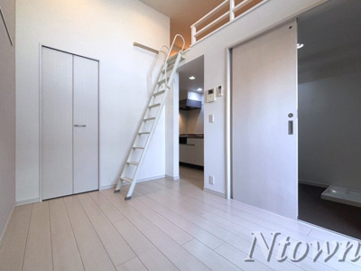 【居間・リビング】 | ラウレアハイツ | ゆったりとした居間です