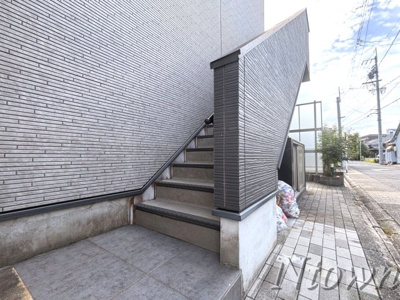 【エントランス】 | ラウレアハイツ | 清潔なエントランスです