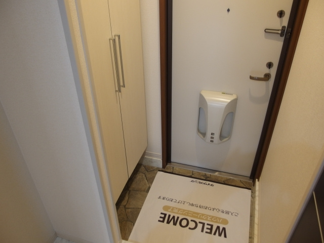 モナリエＳの玄関