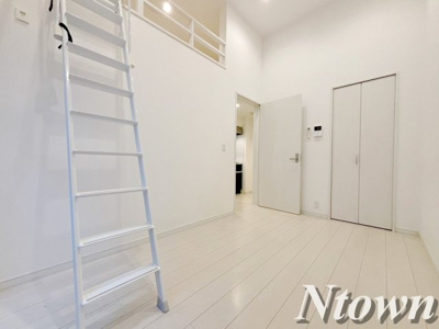 【居間・リビング】 | ブランフィーユ | こちらの居間で趣味の時間をお楽しみください