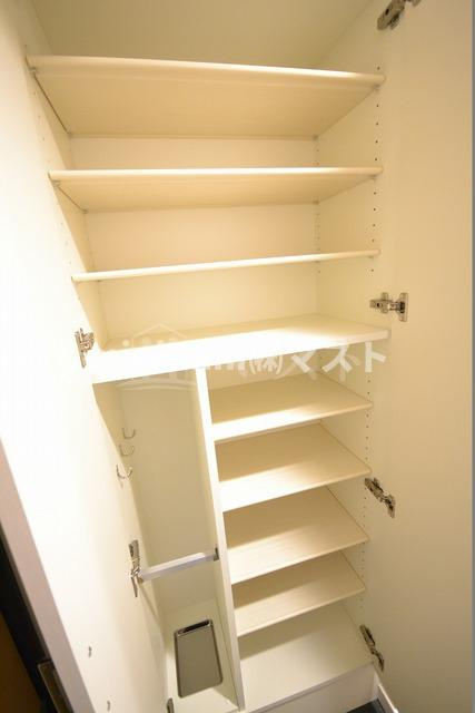 ファステート難波WESTパークの収納