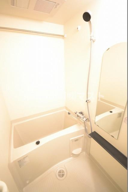 ファステート難波WESTパークの浴室