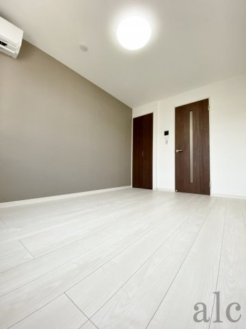 豊島区西池袋４丁目のアパートの居間・リビング|同仕様