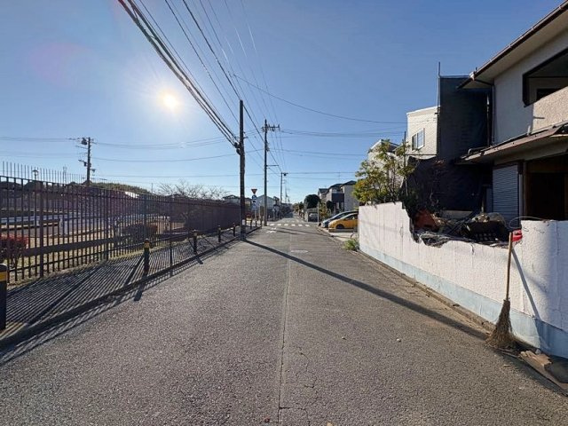 【前面道路含む現地写真】 | ブルーライン「舞岡」新築戸建て