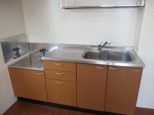 ラコンテ東通のキッチン