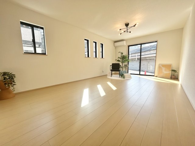 堺市東区日置荘西町1丁の居間・リビング