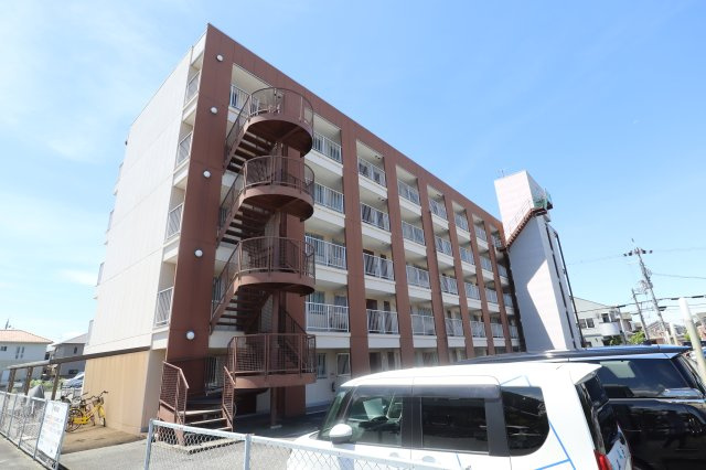 ファミール葛本