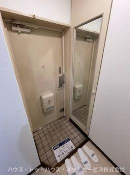 ジュネパレス柏第６９の玄関