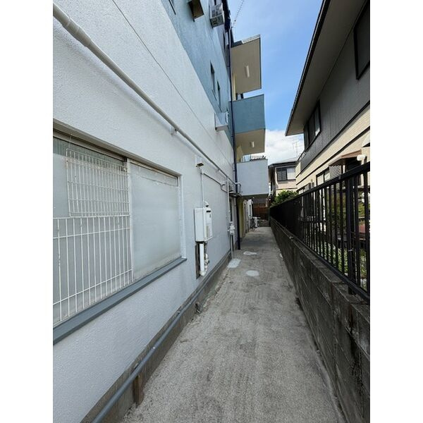 田中ビルのエントランス