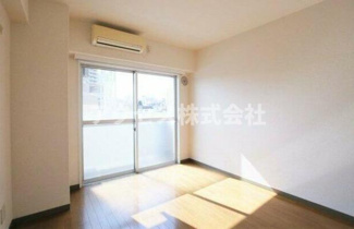 【居間・リビング】 | ※同建物別室、参考写真