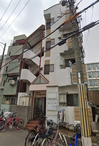 ナチュラルタウンE棟の外観