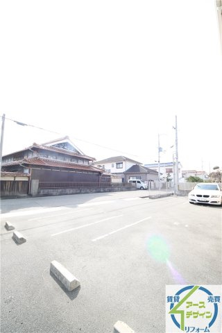 フォンターナ江井島の駐車場