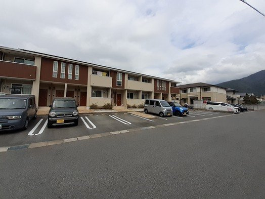 プリートの駐車場