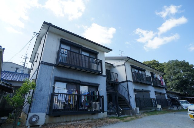 橿原市大軽町のアパート