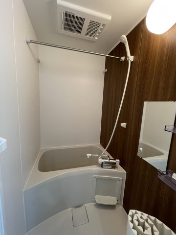 コスモアルカディア3の浴室|落ち着いた空間のお風呂です