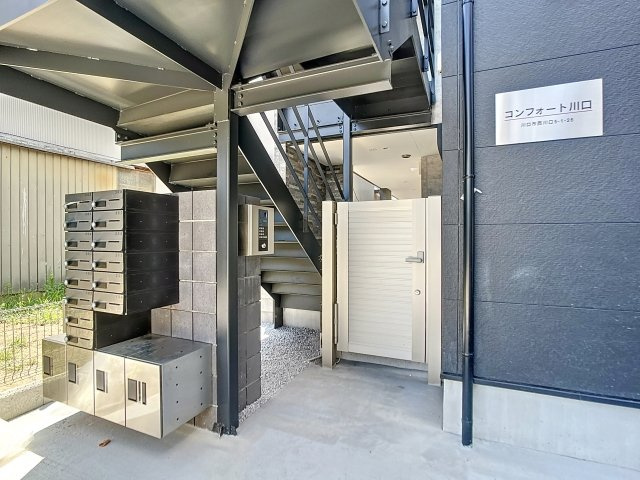 コンフォート川口のエントランス|ゆとりのあるエントランスです