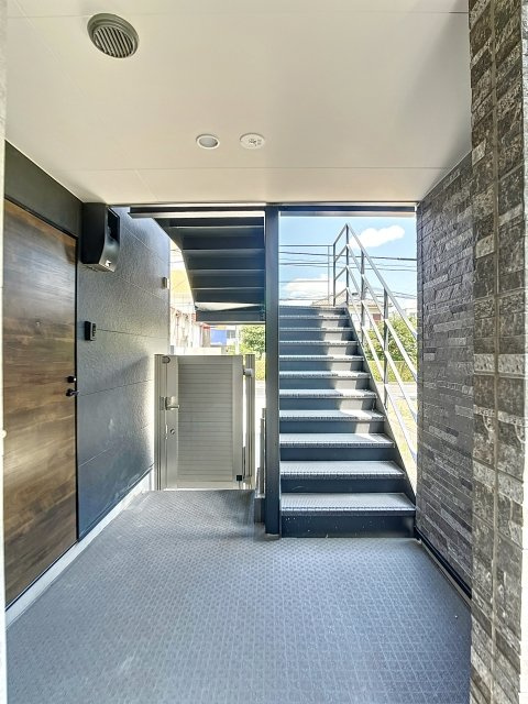 コンフォート川口のエントランス|落ち着いたエントランスです