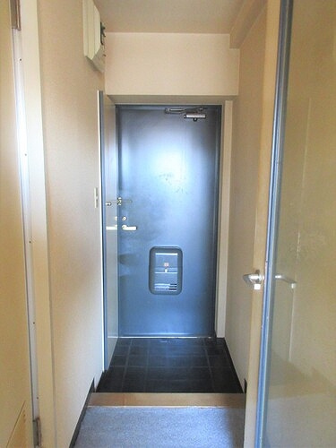 ワコーレ川口３の玄関|玄関　内装前　※前回募集時2022年2月撮影