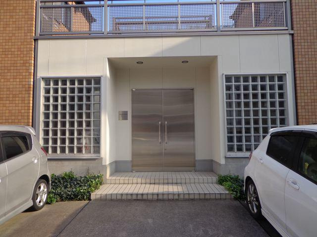 さいたま市中央区上落合２丁目のアパートのエントランス|毎日通るエントランスはこのようになっています