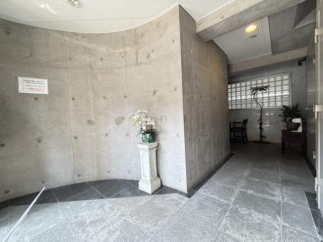 エルモ麻布のエントランス