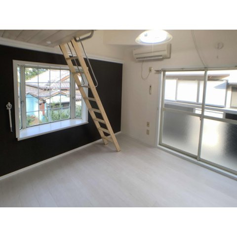 谷塚第12の居間・リビング|こちらの居間で趣味の時間をお楽しみください