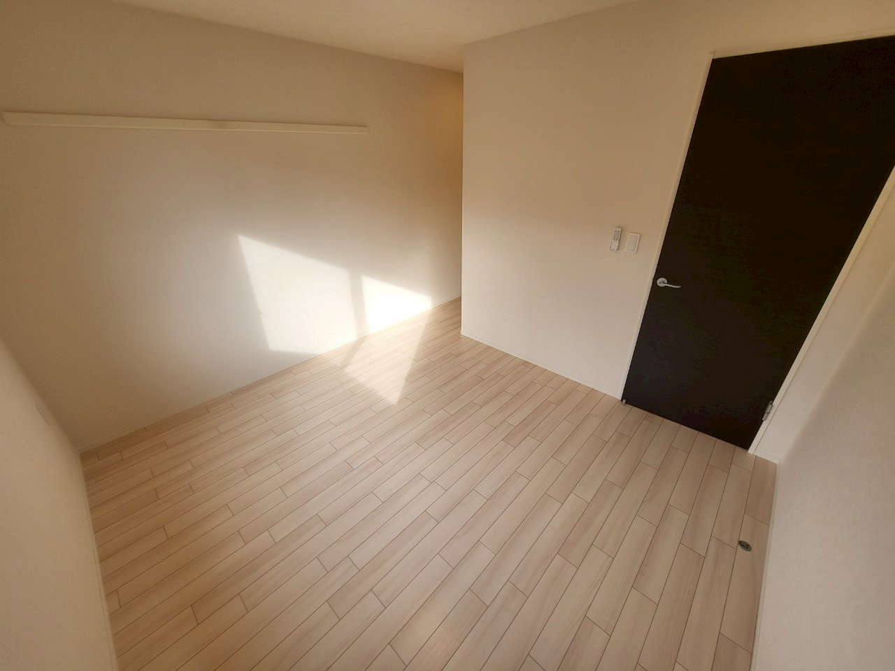 【洋室】 | ※同タイプの写真となります。