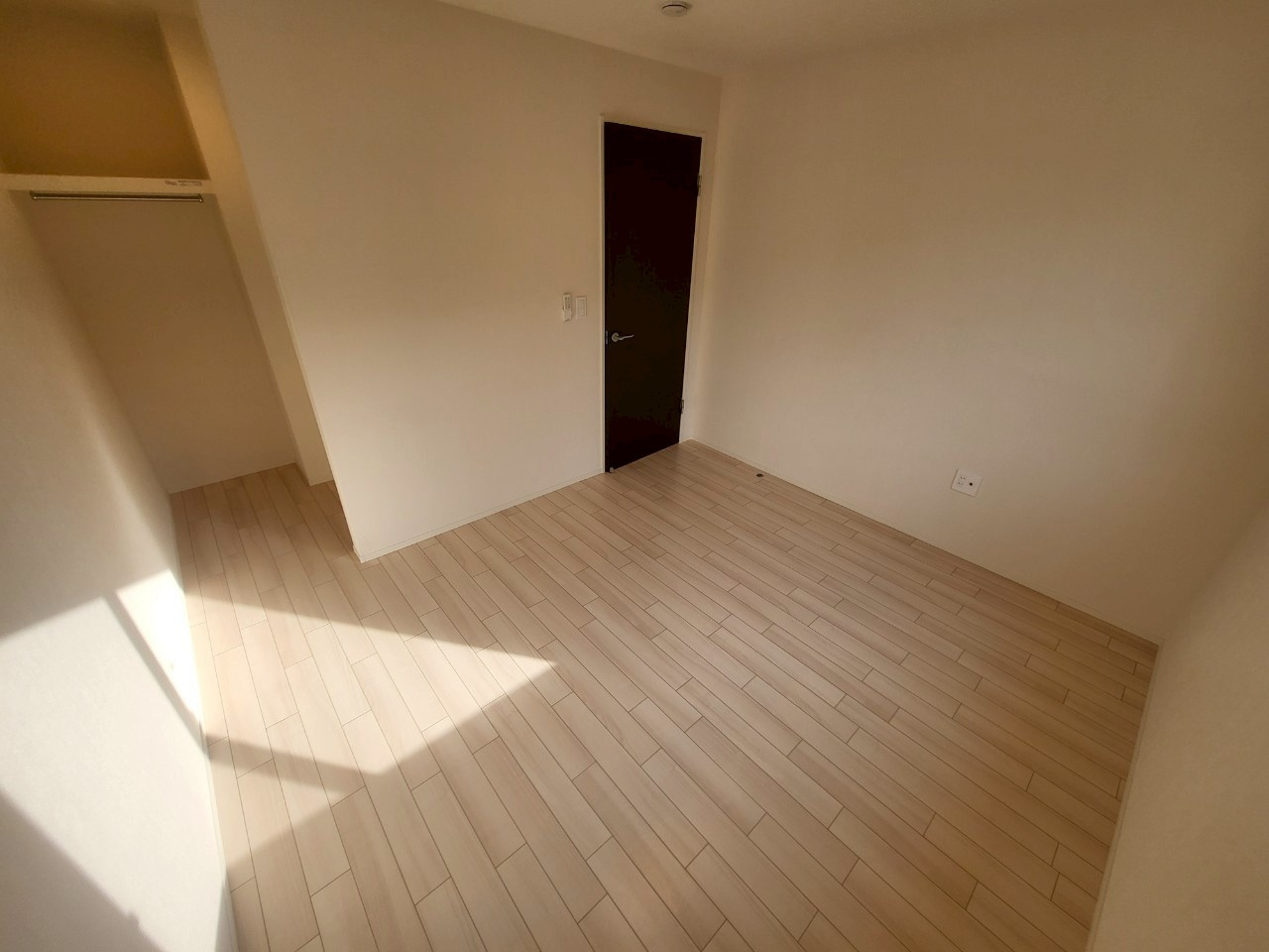 【寝室】 | ※同タイプの写真となります。