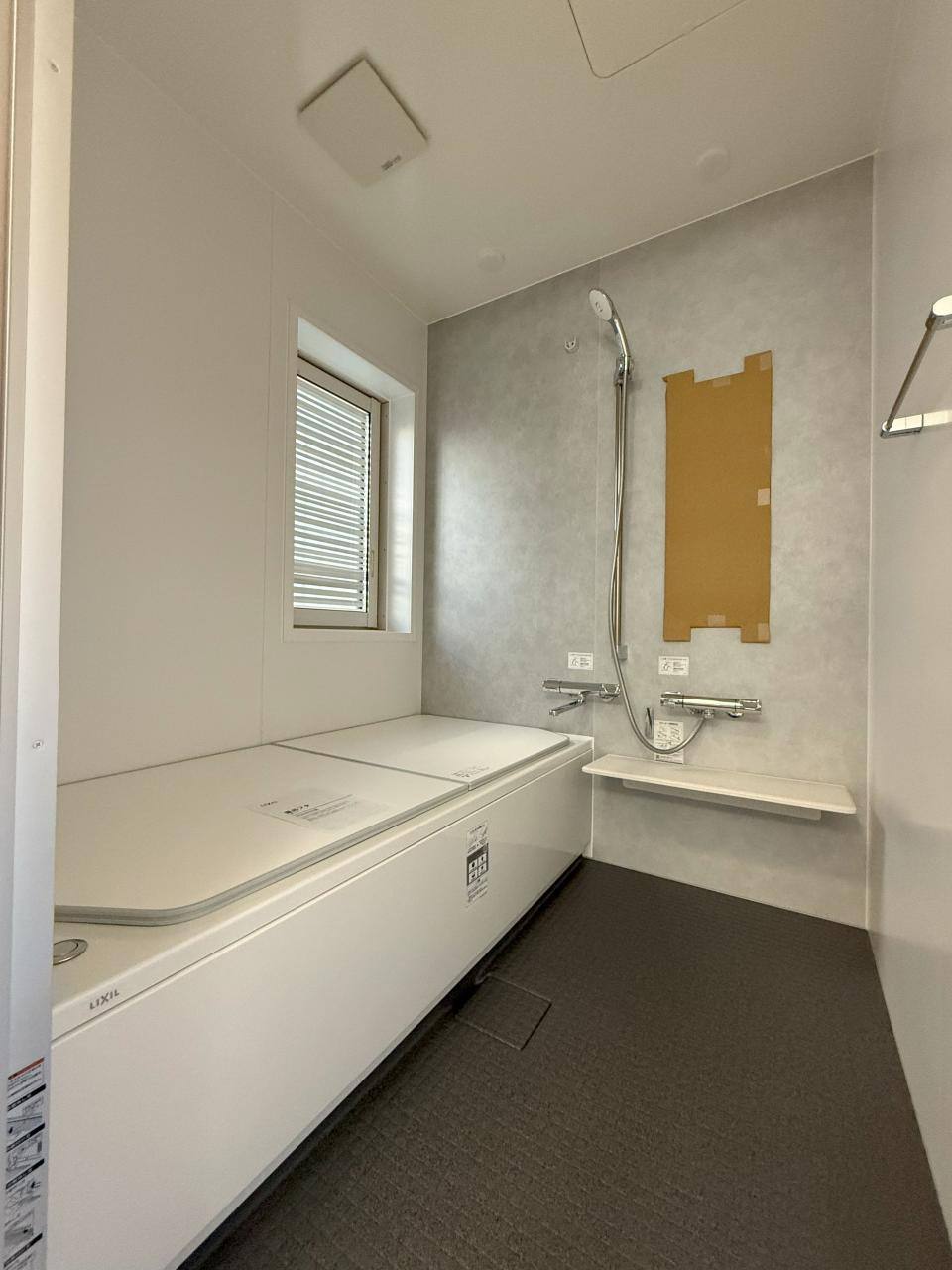 高知市北端町　中古戸建ての浴室