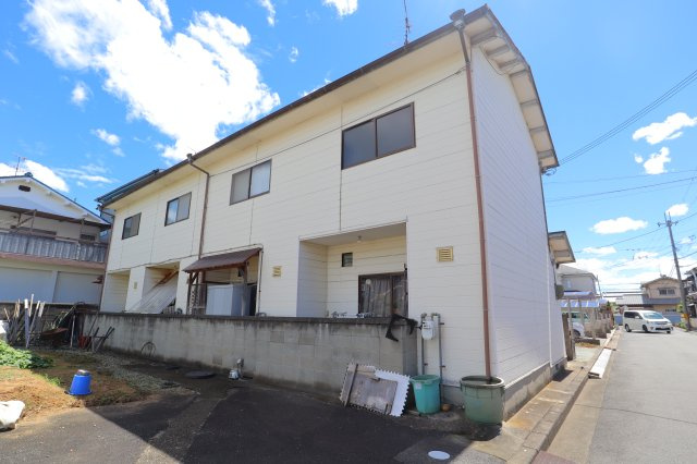 森本住宅の駐車場