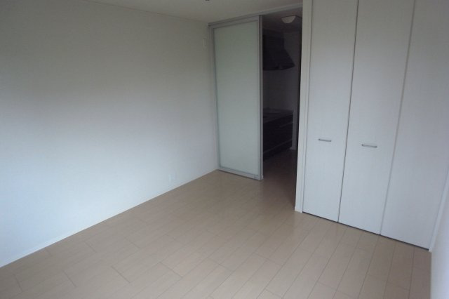 ハイツ吉田の洋室