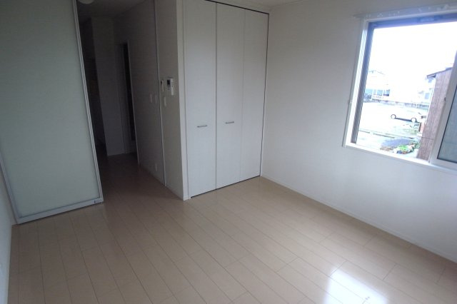 ハイツ吉田の洋室