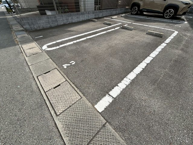 ネットハイツCの駐車場