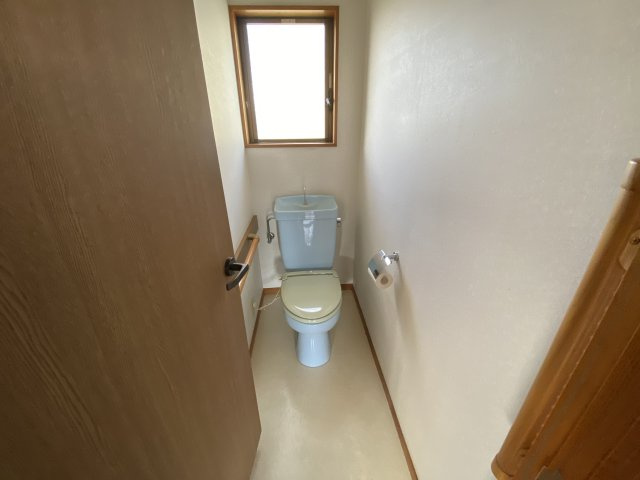 茂原市谷本　中古戸建のトイレ|2階