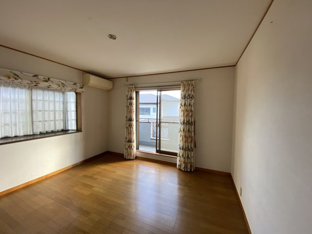 茂原市谷本　中古戸建の洋室