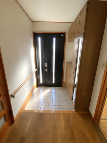 茂原市谷本　中古戸建の玄関