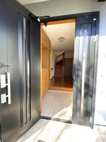 茂原市谷本　中古戸建の玄関